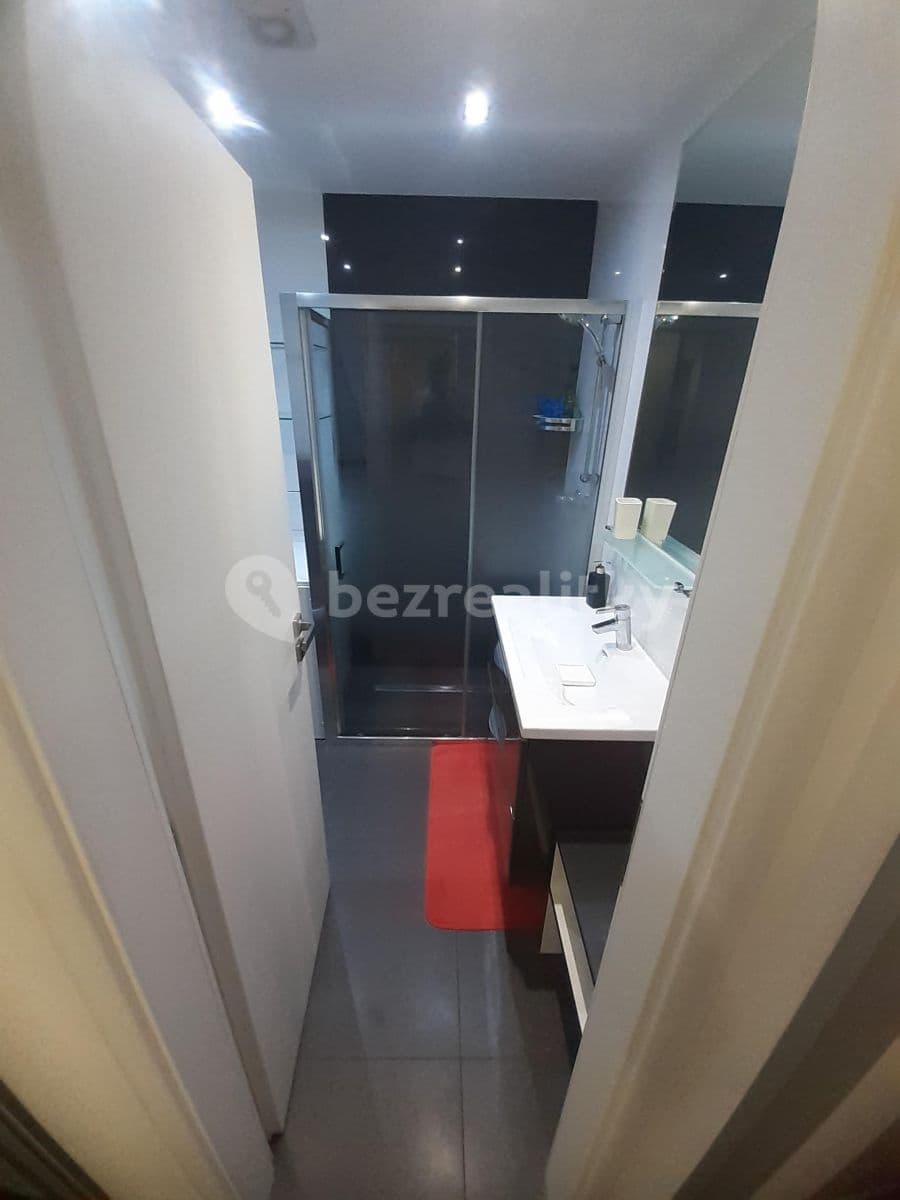 Prenájom bytu 2-izbový 60 m², Bulharská, Praha, Praha Prenájom bytu 2-izbový 60 m², Bulharská, Praha, Praha