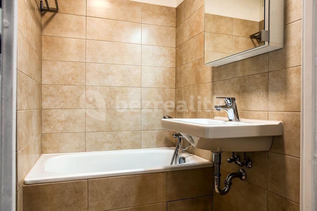 Prenájom bytu 2-izbový 54 m², Hodkovická, Liberec, Liberecký kraj Prenájom bytu 2-izbový 54 m², Hodkovická, Liberec, Liberecký kraj