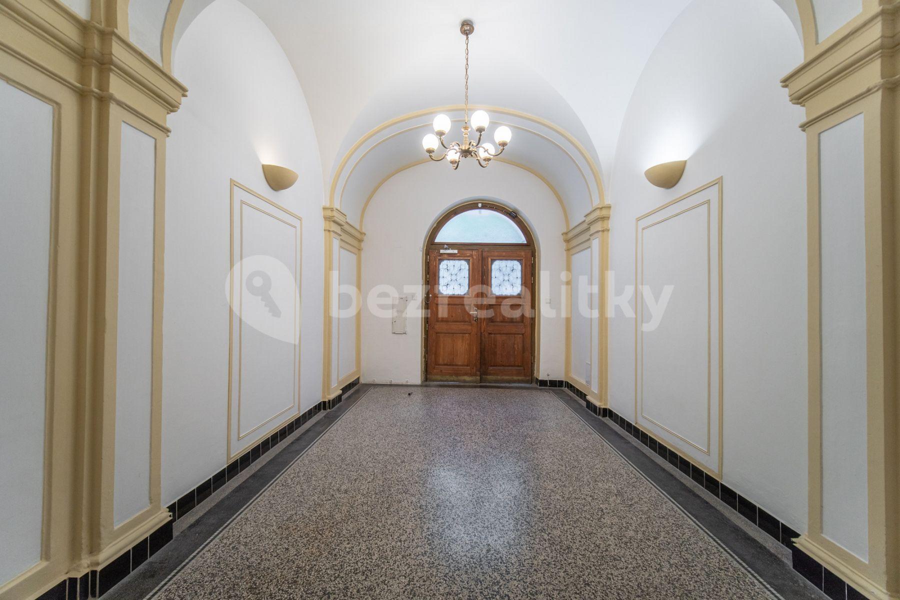 Prenájom bytu 2-izbový 45 m², Šmilovského, Praha, Praha