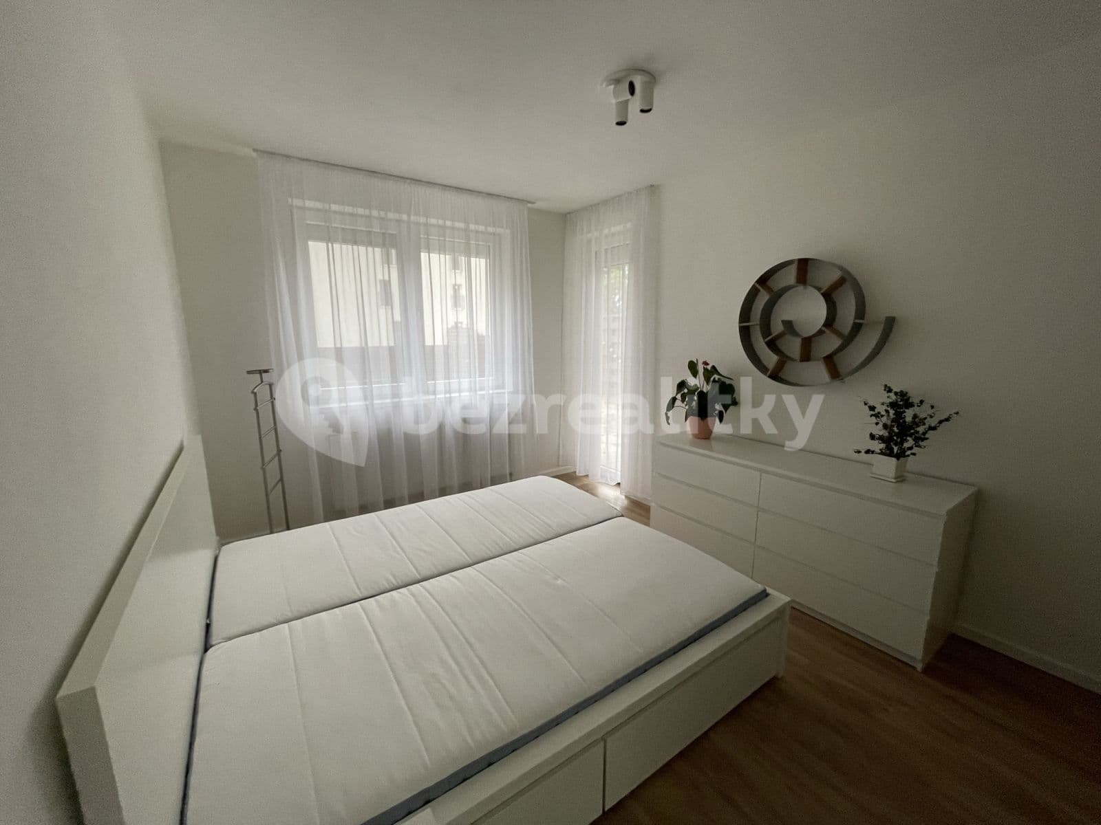 Prenájom bytu 2-izbový 62 m², Ružinov, Bratislavský kraj