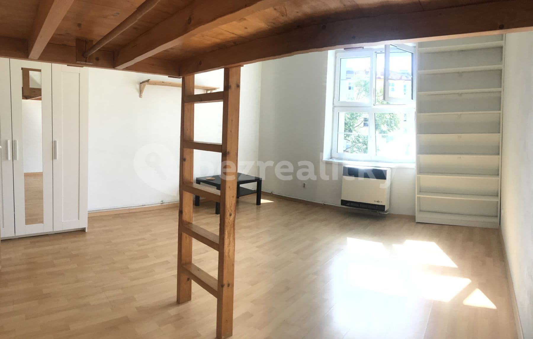 Prenájom bytu 1-izbový 44 m², Adamovská, Praha, Praha Prenájom bytu 1-izbový 44 m², Adamovská, Praha, Praha