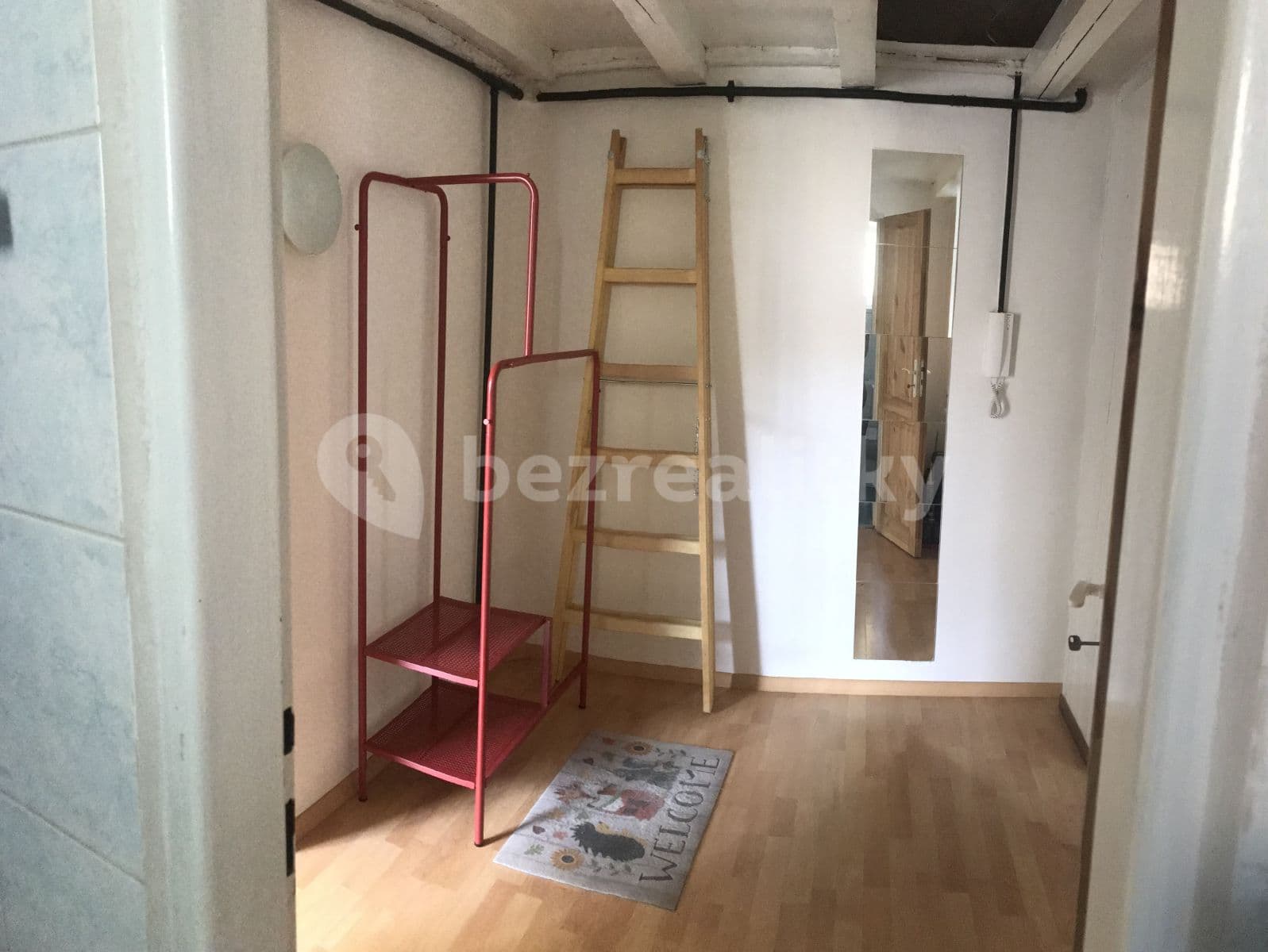 Prenájom bytu 1-izbový 44 m², Adamovská, Praha, Praha Prenájom bytu 1-izbový 44 m², Adamovská, Praha, Praha