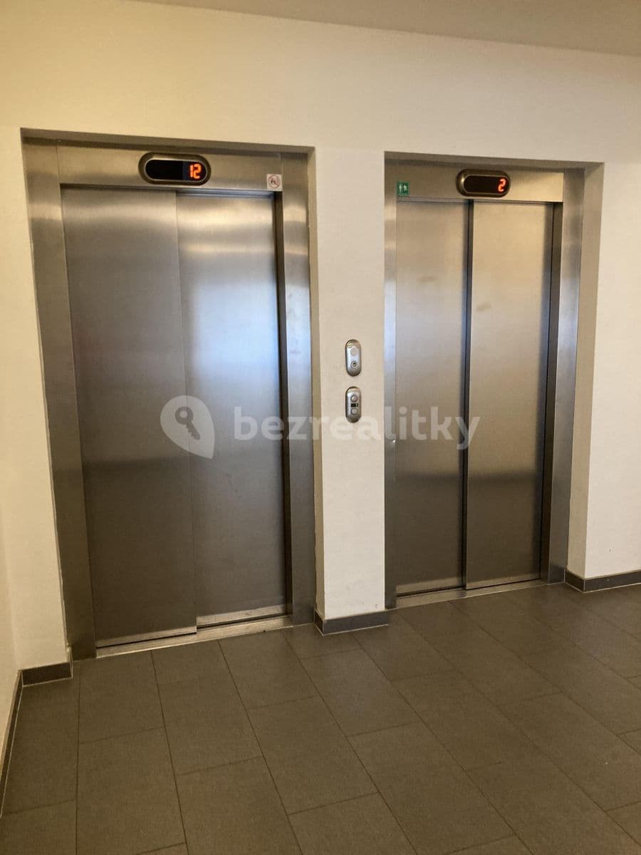 Prenájom bytu 2-izbový 52 m², Nárožní, Praha, Praha Prenájom bytu 2-izbový 52 m², Nárožní, Praha, Praha