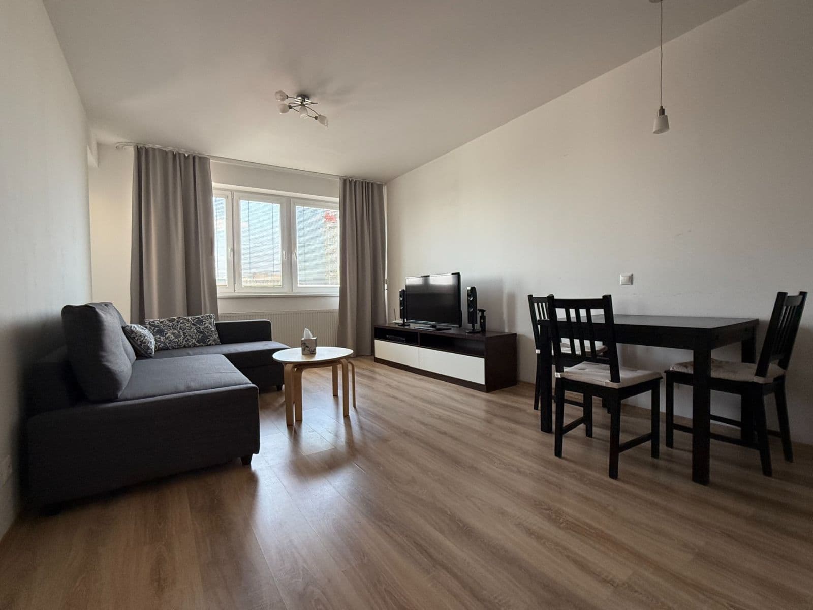 Prenájom bytu 2-izbový 52 m², Nárožní, Praha, Praha Prenájom bytu 2-izbový 52 m², Nárožní, Praha, Praha