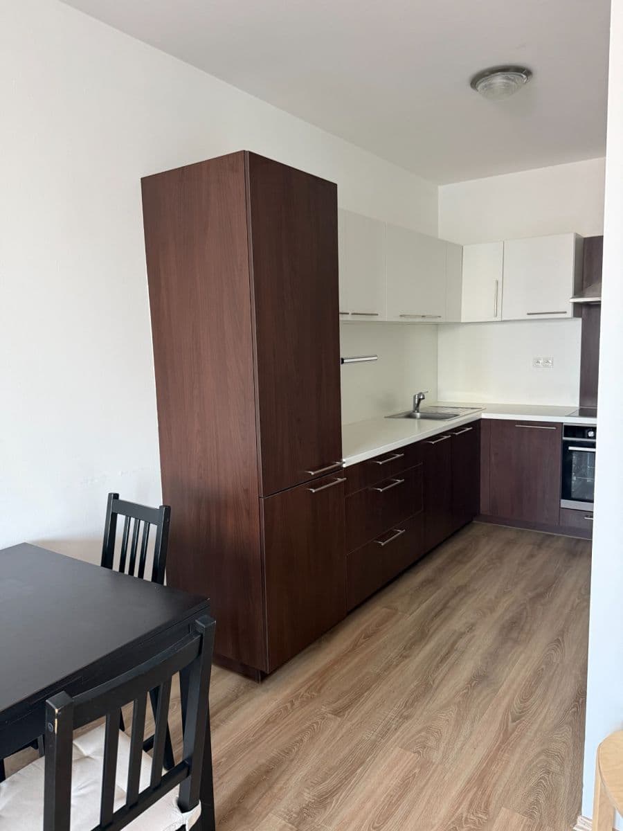 Prenájom bytu 2-izbový 52 m², Nárožní, Praha, Praha Prenájom bytu 2-izbový 52 m², Nárožní, Praha, Praha