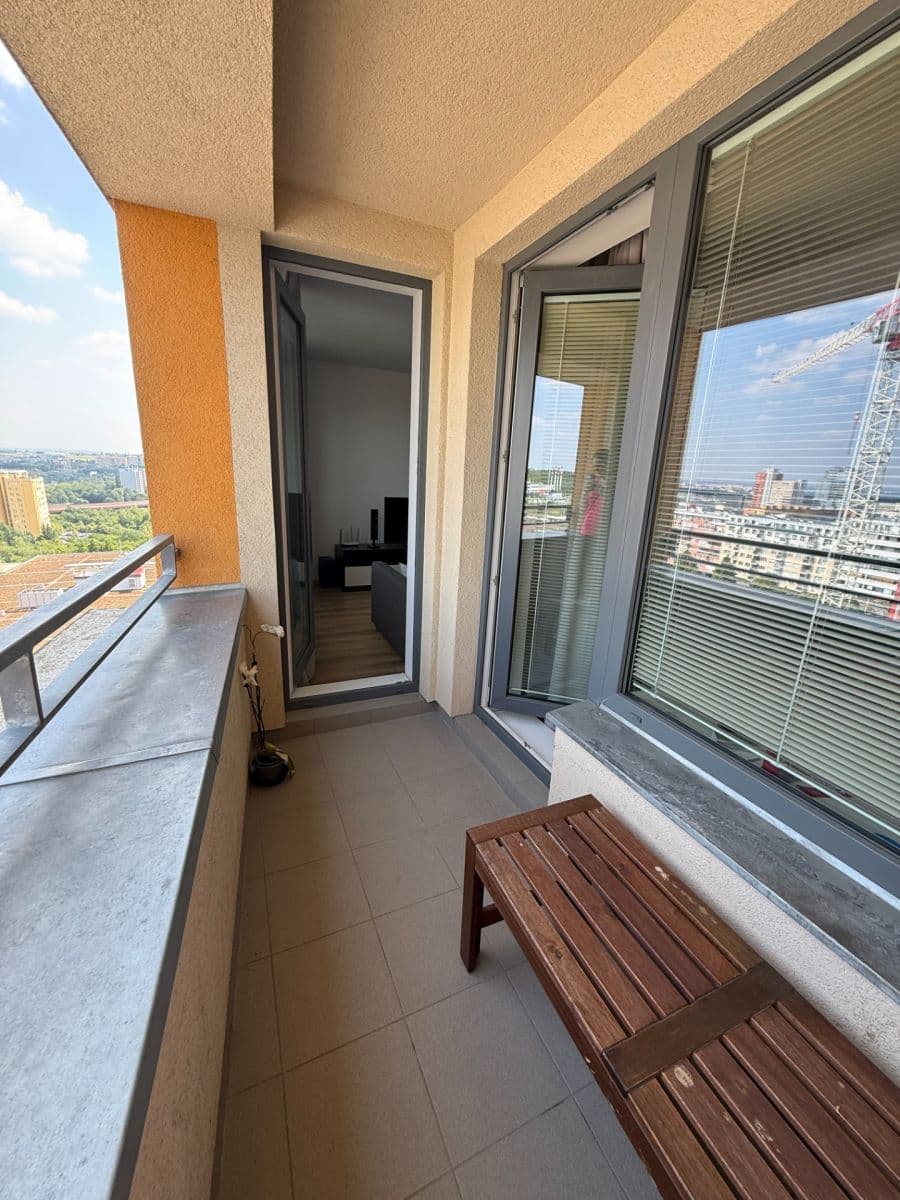 Prenájom bytu 2-izbový 52 m², Nárožní, Praha, Praha Prenájom bytu 2-izbový 52 m², Nárožní, Praha, Praha