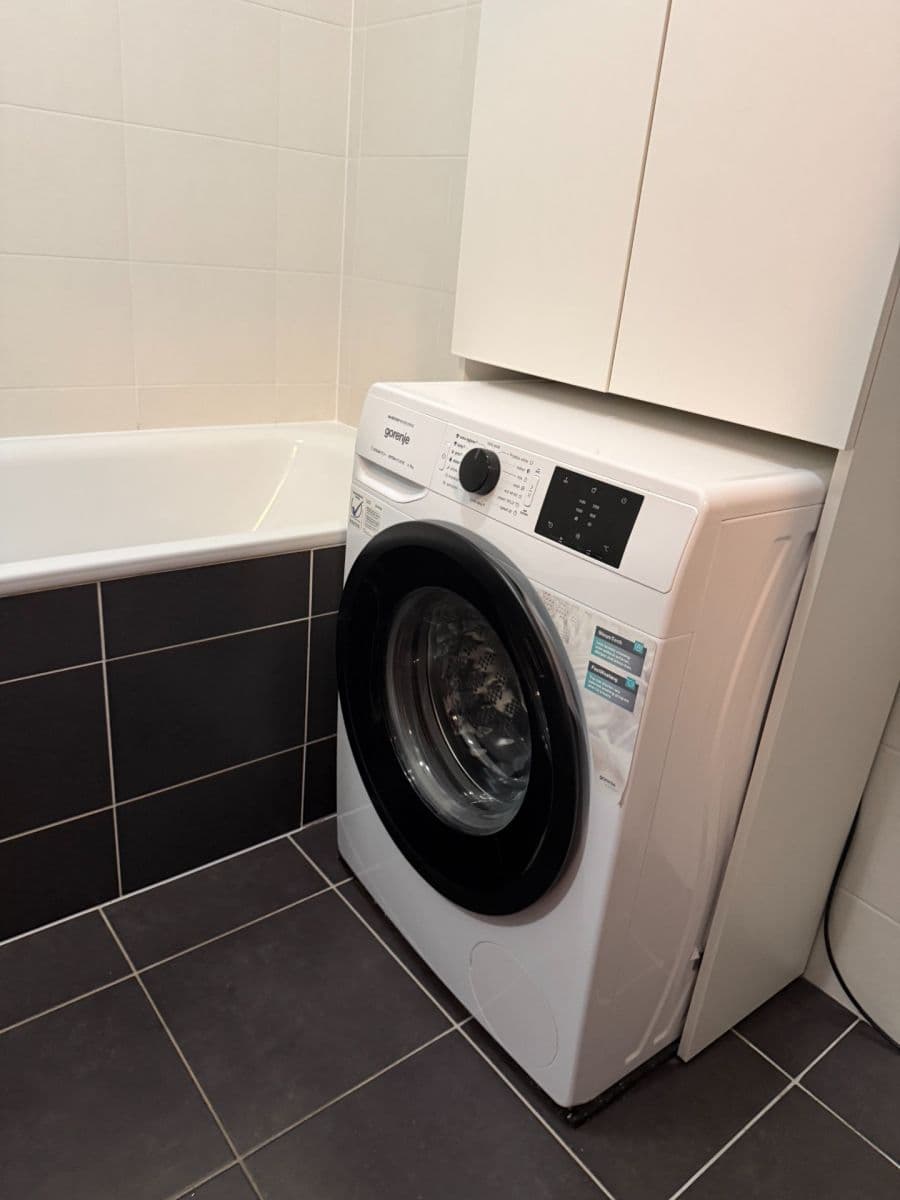 Prenájom bytu 2-izbový 52 m², Nárožní, Praha, Praha Prenájom bytu 2-izbový 52 m², Nárožní, Praha, Praha