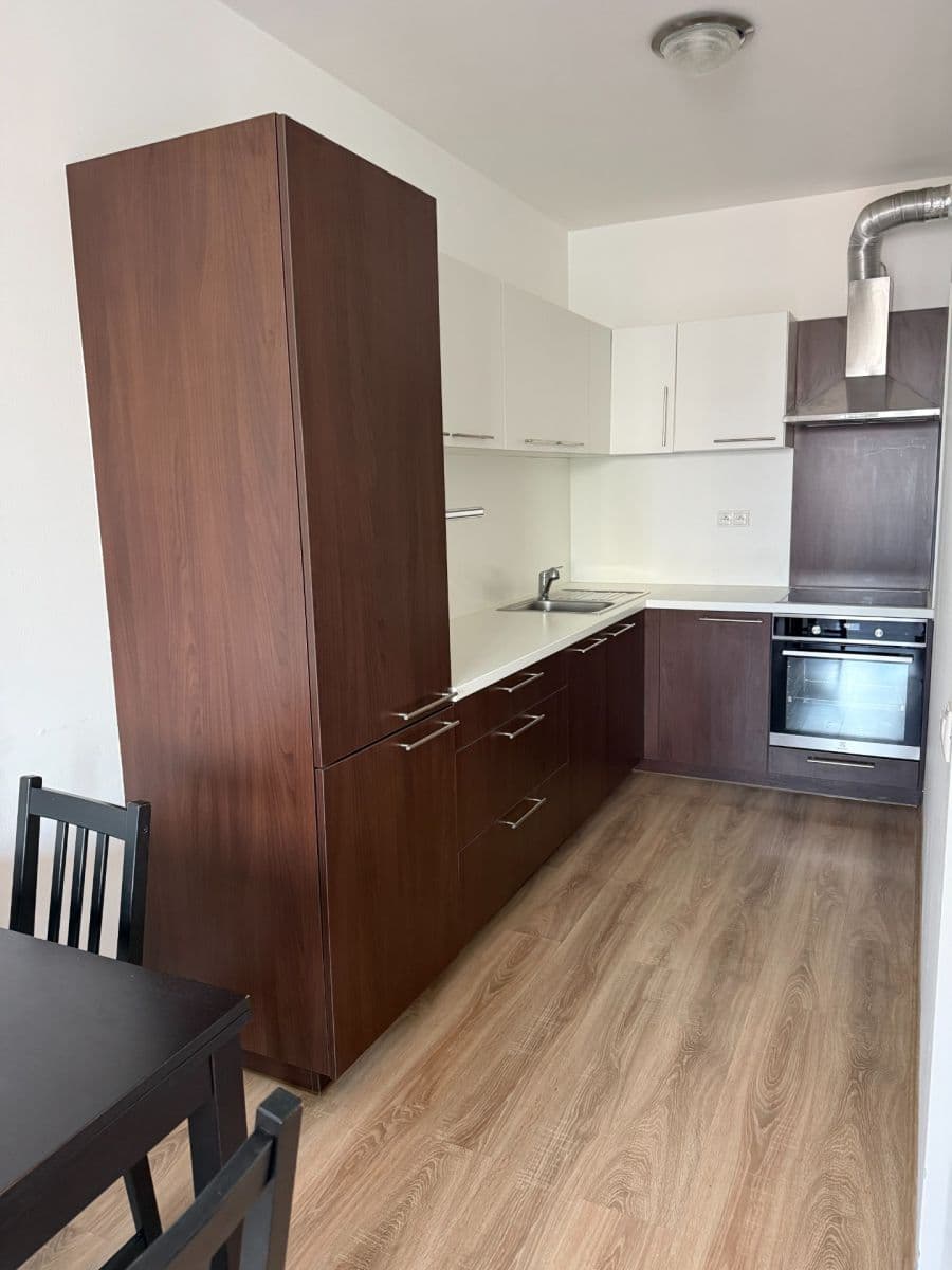 Prenájom bytu 2-izbový 52 m², Nárožní, Praha, Praha Prenájom bytu 2-izbový 52 m², Nárožní, Praha, Praha