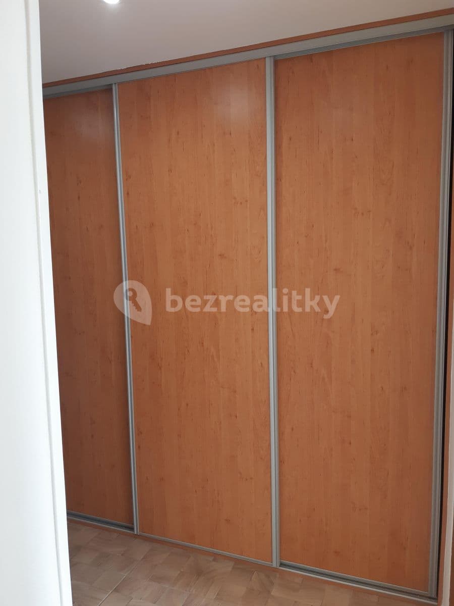 Prenájom bytu 2-izbový 41 m², U Hvězdy, Kladno, Středočeský kraj Prenájom bytu 2-izbový 41 m², U Hvězdy, Kladno, Středočeský kraj