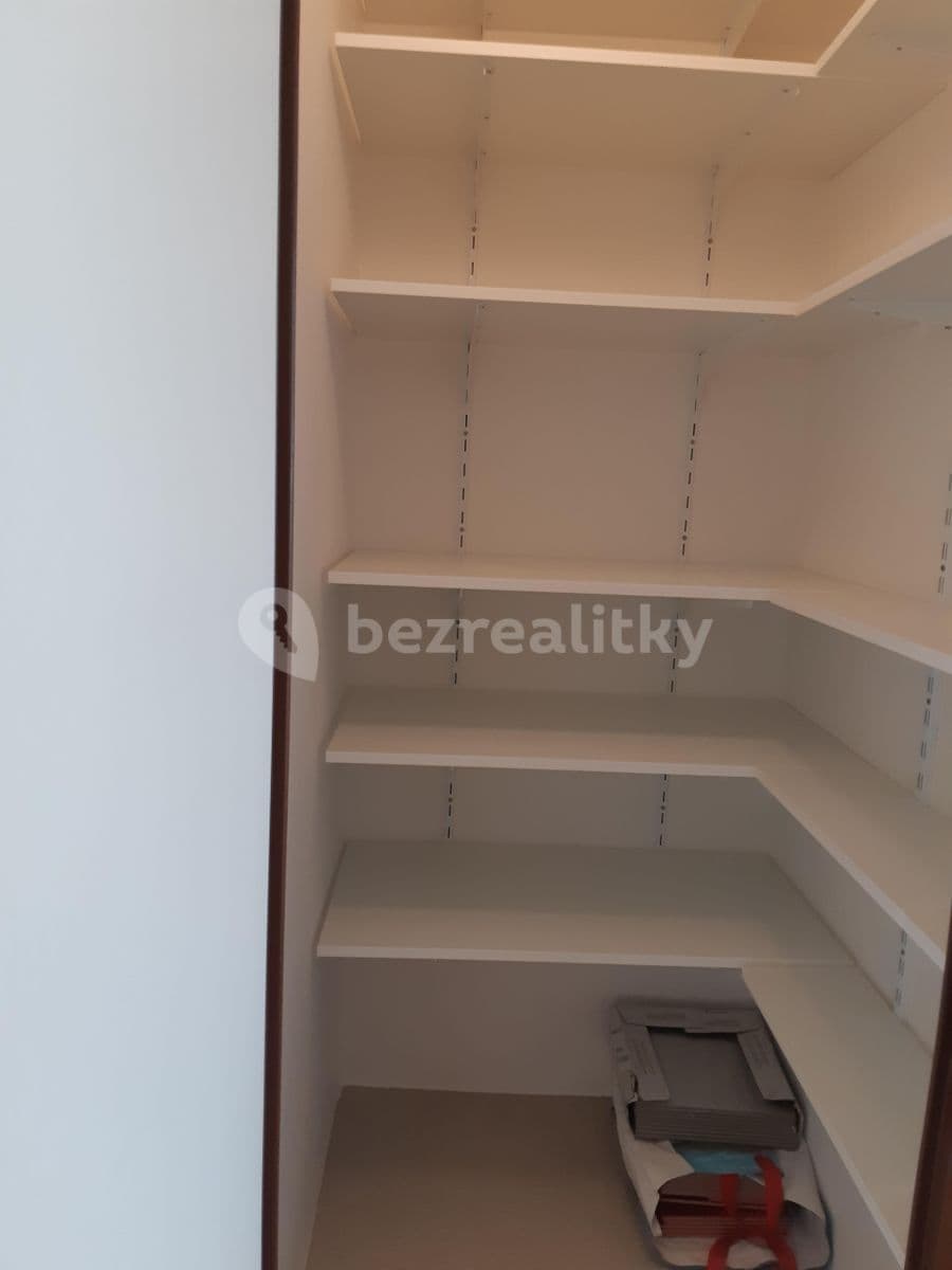 Prenájom bytu 2-izbový 41 m², U Hvězdy, Kladno, Středočeský kraj Prenájom bytu 2-izbový 41 m², U Hvězdy, Kladno, Středočeský kraj