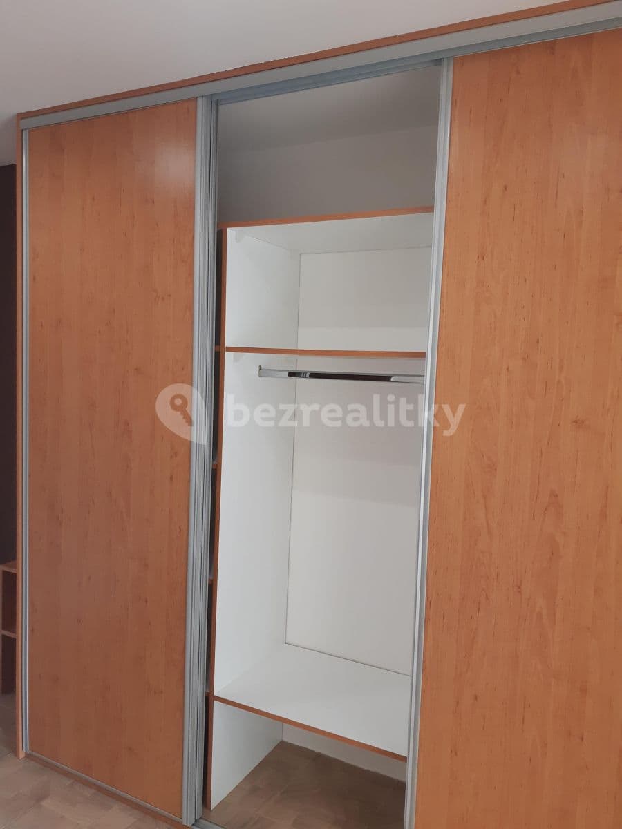 Prenájom bytu 2-izbový 41 m², U Hvězdy, Kladno, Středočeský kraj Prenájom bytu 2-izbový 41 m², U Hvězdy, Kladno, Středočeský kraj