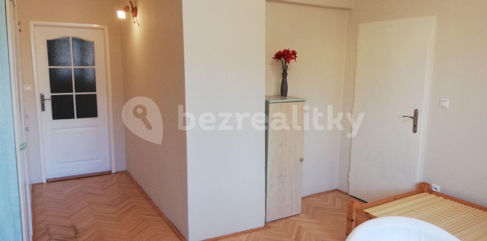 Prenájom bytu 3-izbový 79 m², Rača, Bratislavský kraj