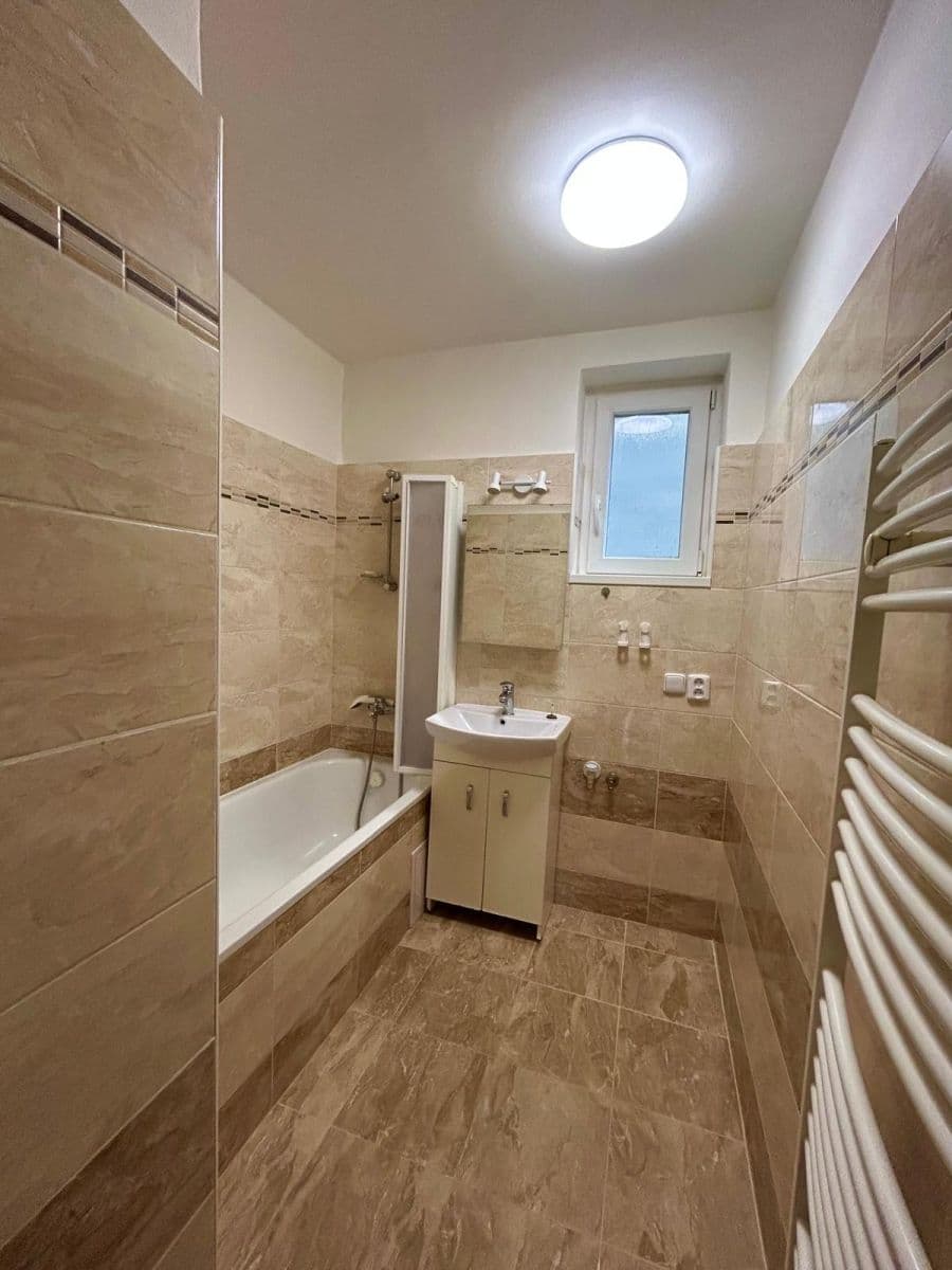 Prenájom bytu 2-izbový 50 m², K Červenému vrchu, Praha, Praha Prenájom bytu 2-izbový 50 m², K Červenému vrchu, Praha, Praha