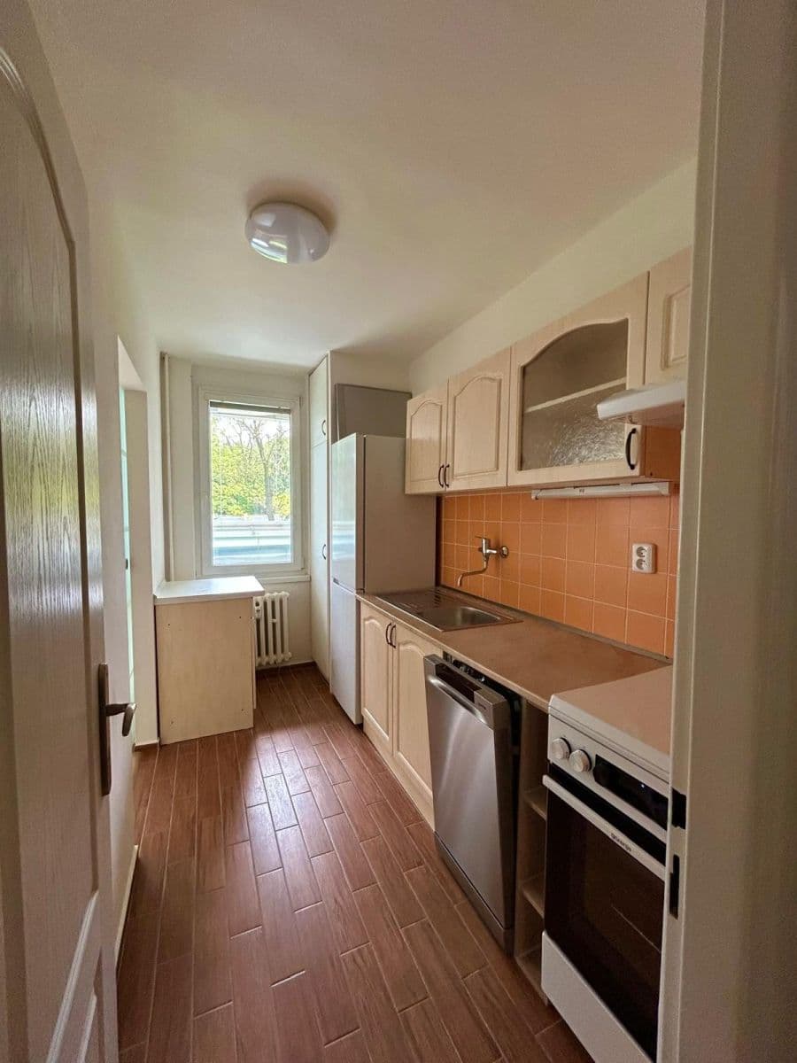 Prenájom bytu 2-izbový 50 m², K Červenému vrchu, Praha, Praha Prenájom bytu 2-izbový 50 m², K Červenému vrchu, Praha, Praha