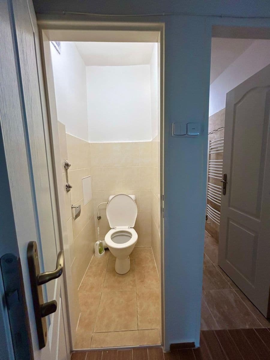 Prenájom bytu 2-izbový 50 m², K Červenému vrchu, Praha, Praha Prenájom bytu 2-izbový 50 m², K Červenému vrchu, Praha, Praha