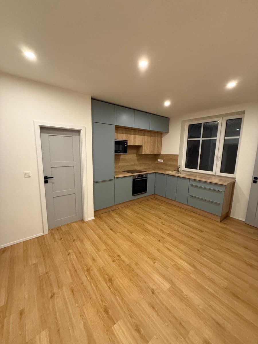 Prenájom bytu 2-izbový 63 m², Resslova, Ústí nad Labem, Ústecký kraj Prenájom bytu 2-izbový 63 m², Resslova, Ústí nad Labem, Ústecký kraj