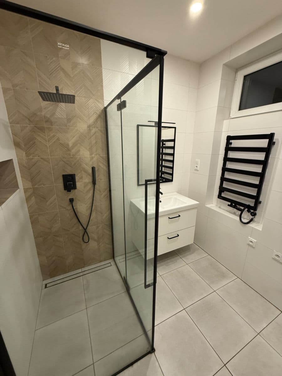 Prenájom bytu 2-izbový 63 m², Resslova, Ústí nad Labem, Ústecký kraj Prenájom bytu 2-izbový 63 m², Resslova, Ústí nad Labem, Ústecký kraj