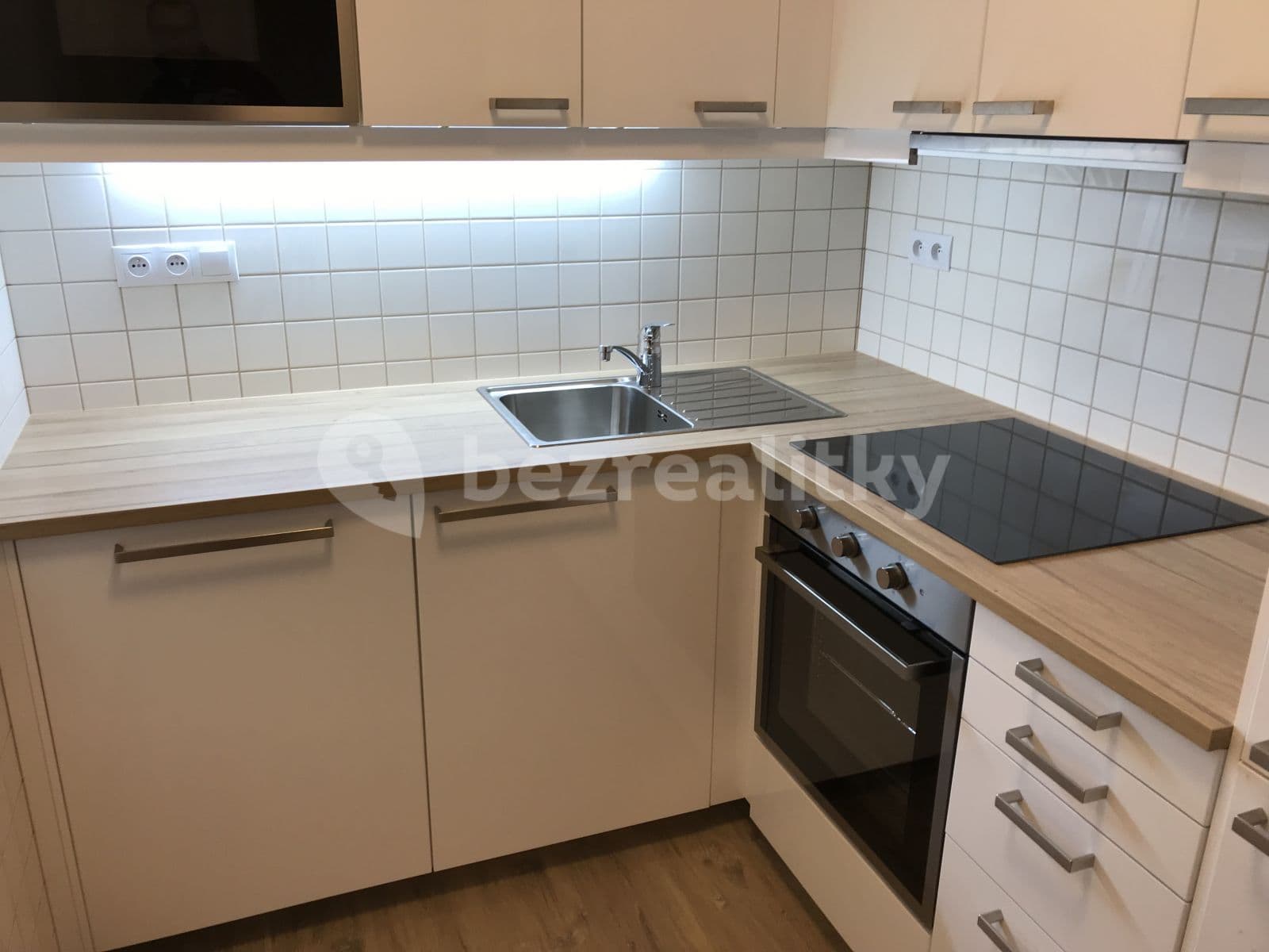 Prenájom bytu 2-izbový 58 m², Toufarova, Praha, Praha Prenájom bytu 2-izbový 58 m², Toufarova, Praha, Praha