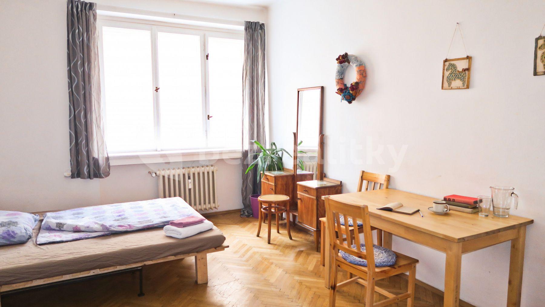Prenájom bytu 1-izbový 86 m², Vrázova, Praha, Praha