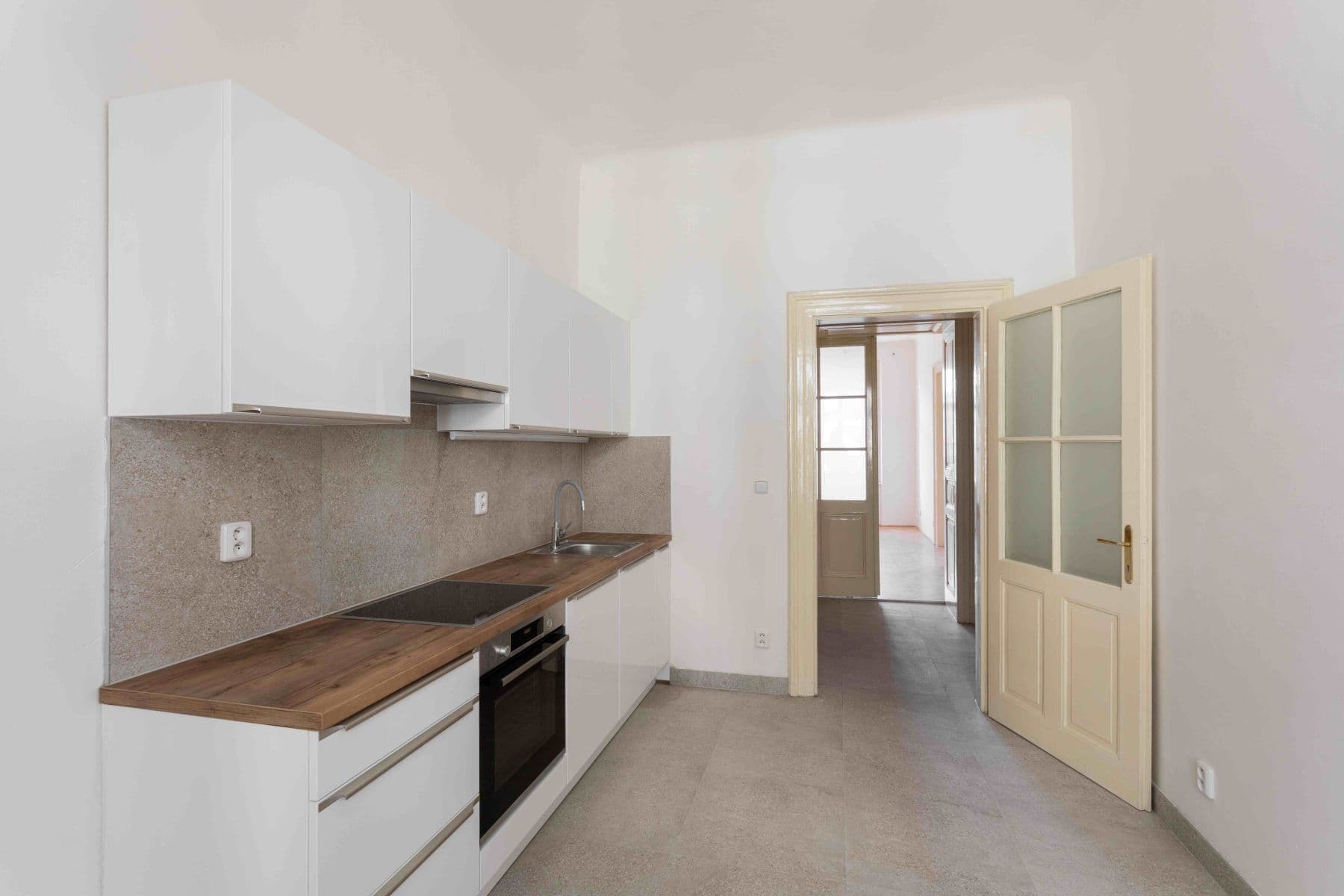 Prenájom bytu 3-izbový 96 m², Křižíkova, Praha, Praha Prenájom bytu 3-izbový 96 m², Křižíkova, Praha, Praha