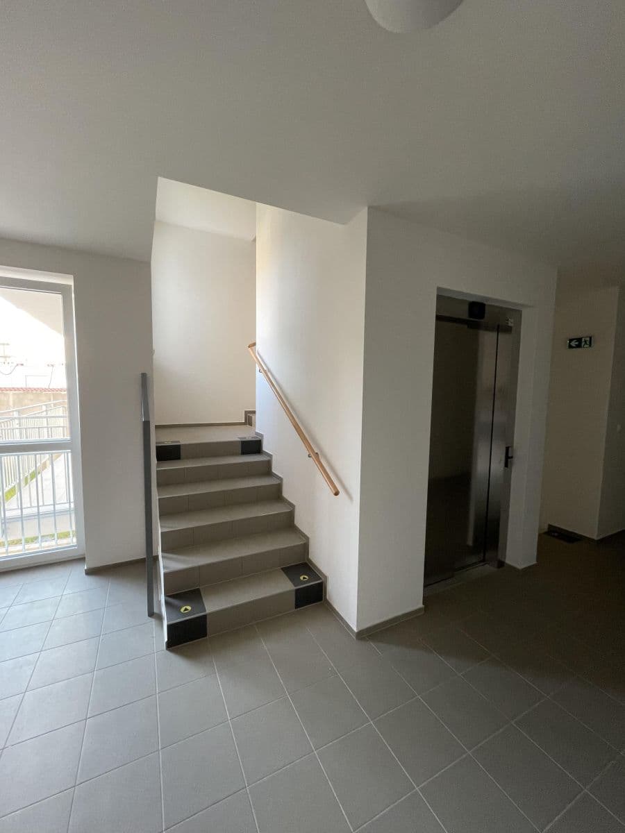 Prenájom bytu 2-izbový 60 m², Odolena Voda, Středočeský kraj Prenájom bytu 2-izbový 60 m², Odolena Voda, Středočeský kraj