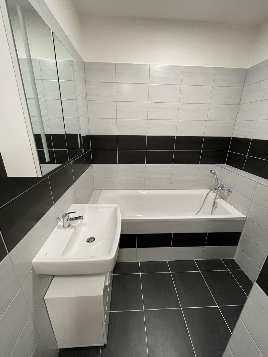 Prenájom bytu 2-izbový 60 m², Odolena Voda, Středočeský kraj Prenájom bytu 2-izbový 60 m², Odolena Voda, Středočeský kraj