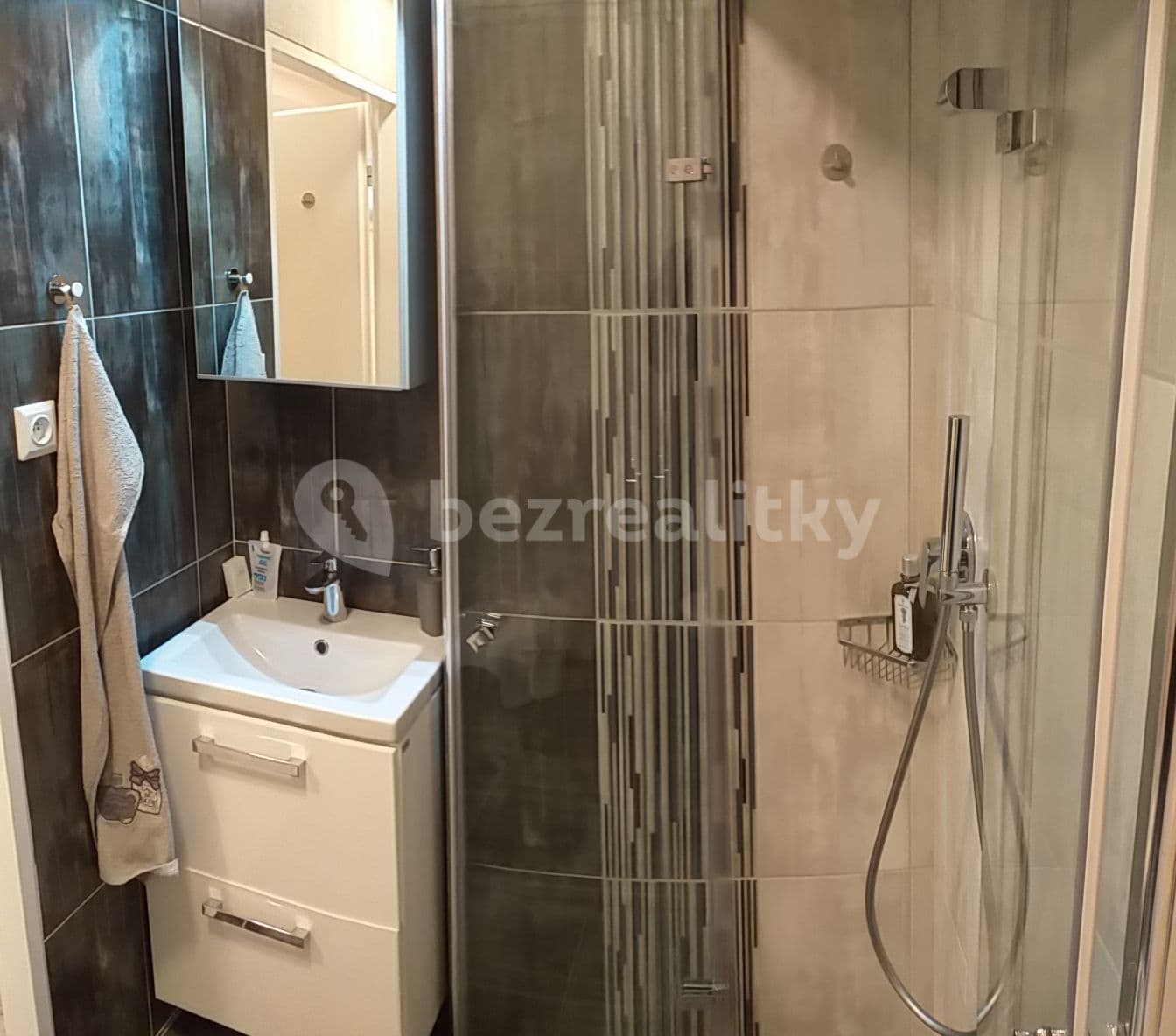 Prenájom bytu 1-izbový 25 m², Edisonova, Praha, Praha Prenájom bytu 1-izbový 25 m², Edisonova, Praha, Praha