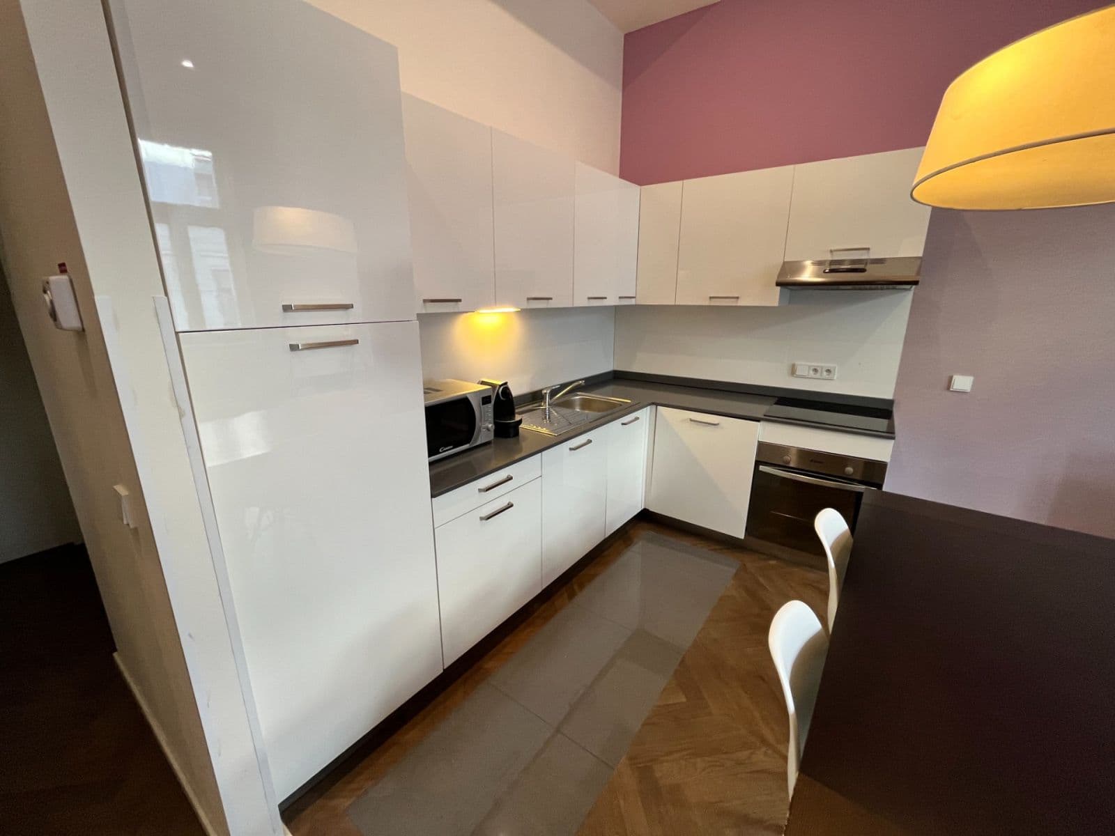 Prenájom bytu 2-izbový 45 m², Staropramenná, Praha, Praha Prenájom bytu 2-izbový 45 m², Staropramenná, Praha, Praha