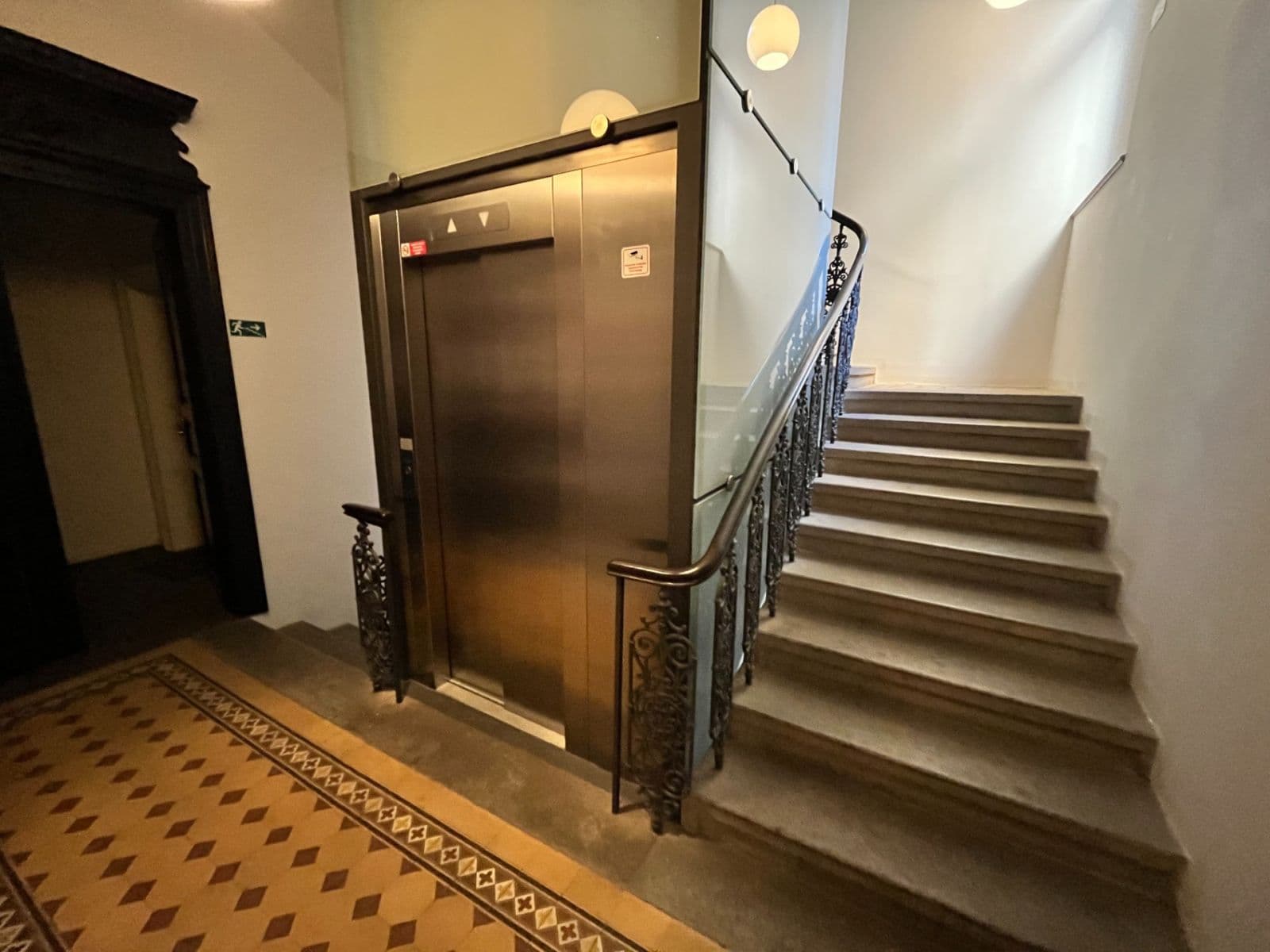 Prenájom bytu 2-izbový 45 m², Staropramenná, Praha, Praha Prenájom bytu 2-izbový 45 m², Staropramenná, Praha, Praha