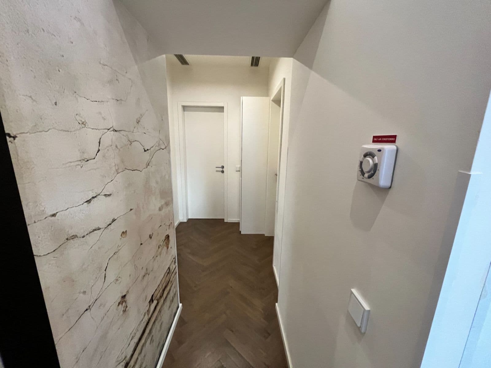 Prenájom bytu 2-izbový 45 m², Staropramenná, Praha, Praha Prenájom bytu 2-izbový 45 m², Staropramenná, Praha, Praha