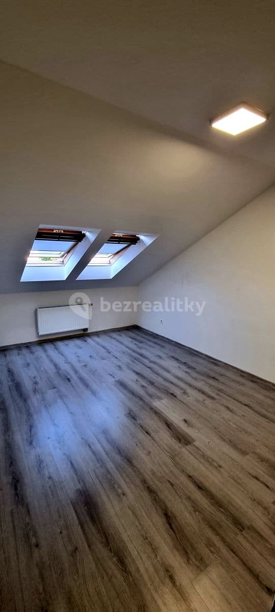 Prenájom bytu 2-izbový 54 m², náměstí Míru, Fryšták, Zlínský kraj Prenájom bytu 2-izbový 54 m², náměstí Míru, Fryšták, Zlínský kraj