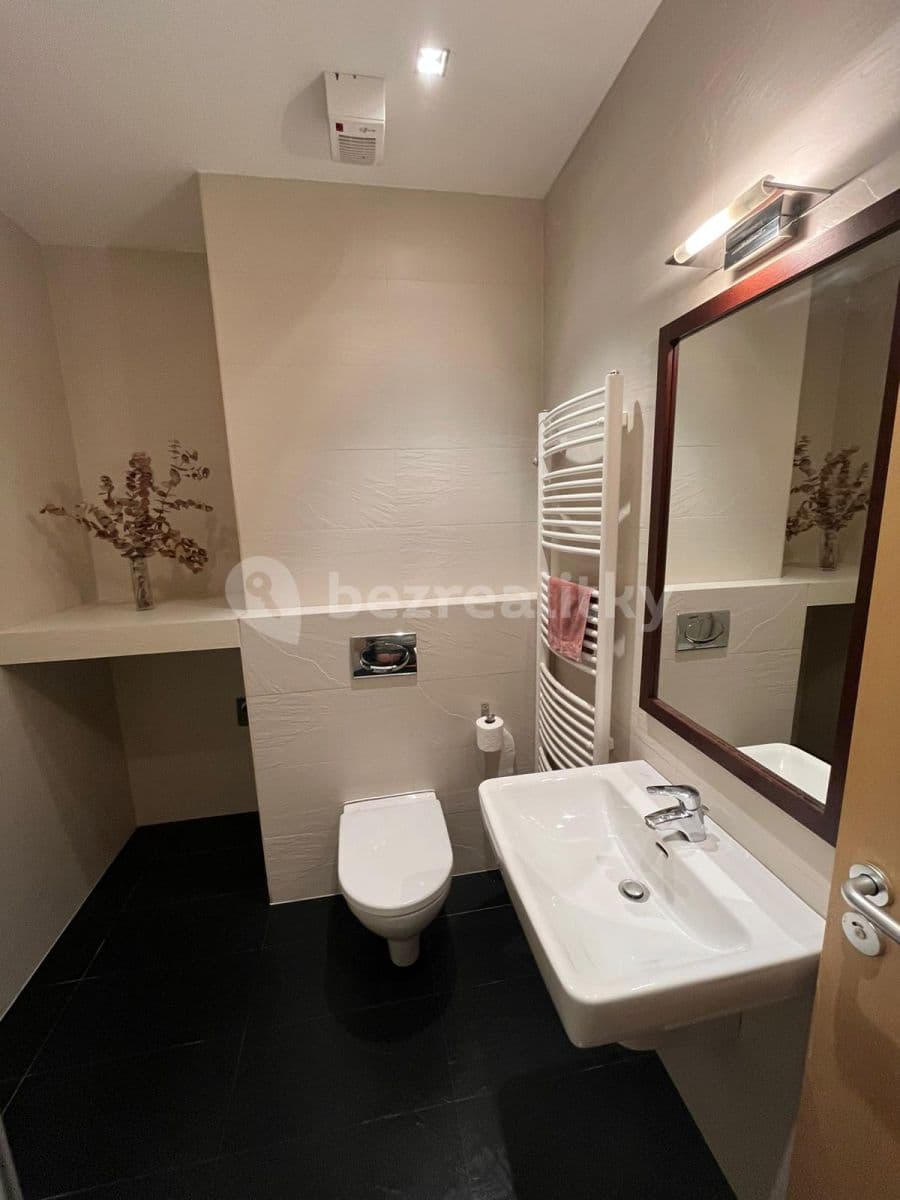 Prenájom bytu 2-izbový 47 m², U reálky, Olomouc, Olomoucký kraj Prenájom bytu 2-izbový 47 m², U reálky, Olomouc, Olomoucký kraj