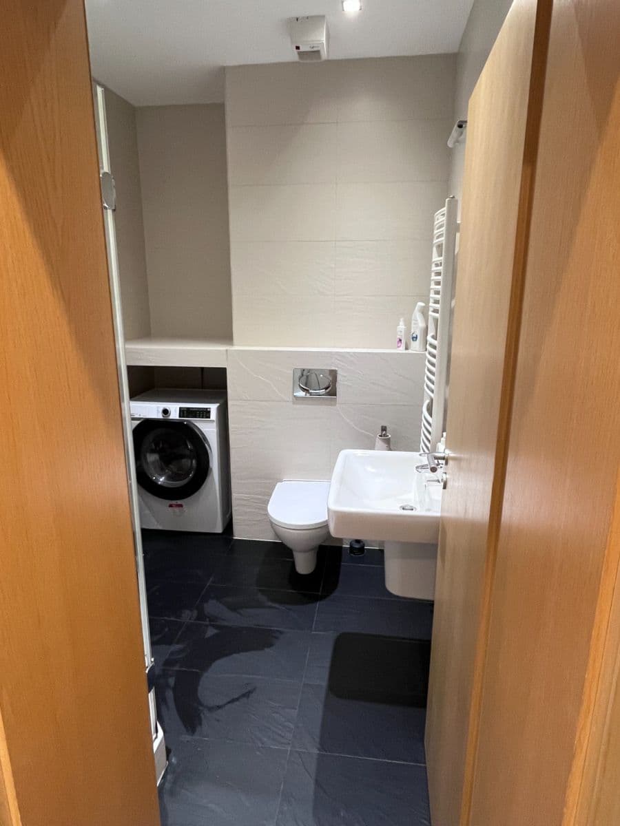 Prenájom bytu 2-izbový 47 m², U reálky, Olomouc, Olomoucký kraj Prenájom bytu 2-izbový 47 m², U reálky, Olomouc, Olomoucký kraj