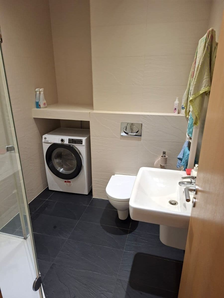 Prenájom bytu 2-izbový 47 m², U reálky, Olomouc, Olomoucký kraj Prenájom bytu 2-izbový 47 m², U reálky, Olomouc, Olomoucký kraj