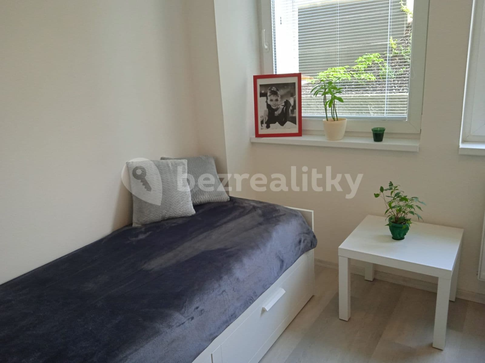 Prenájom bytu 1-izbový 25 m², Perucká, Praha, Praha Prenájom bytu 1-izbový 25 m², Perucká, Praha, Praha