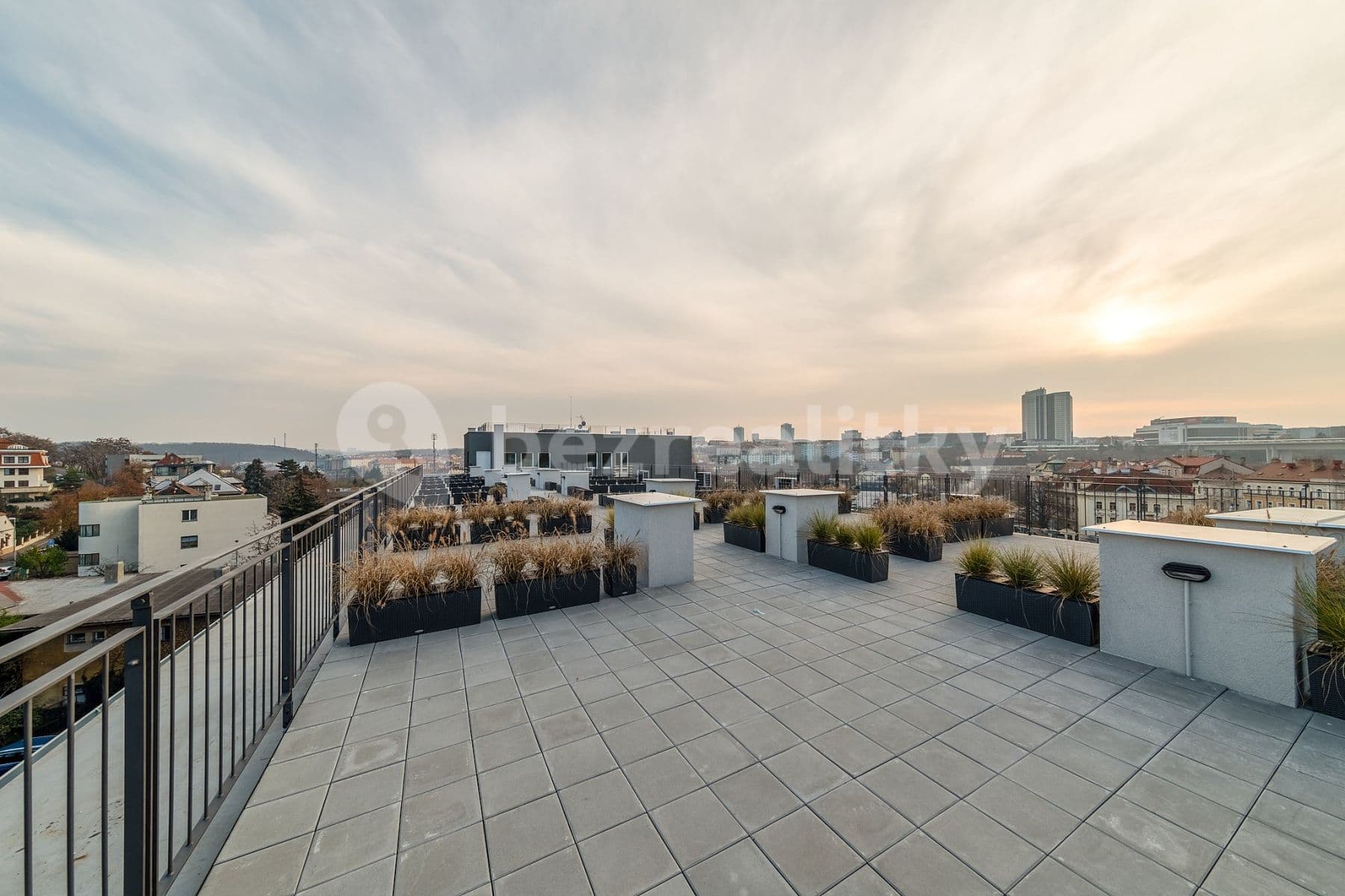 Prenájom bytu 1-izbový 25 m², Perucká, Praha, Praha Prenájom bytu 1-izbový 25 m², Perucká, Praha, Praha