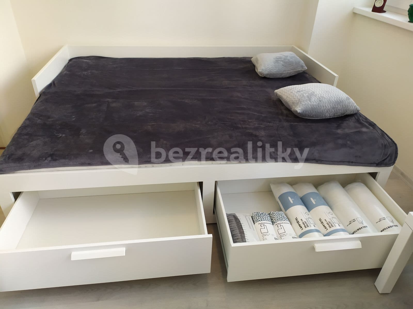 Prenájom bytu 1-izbový 25 m², Perucká, Praha, Praha Prenájom bytu 1-izbový 25 m², Perucká, Praha, Praha