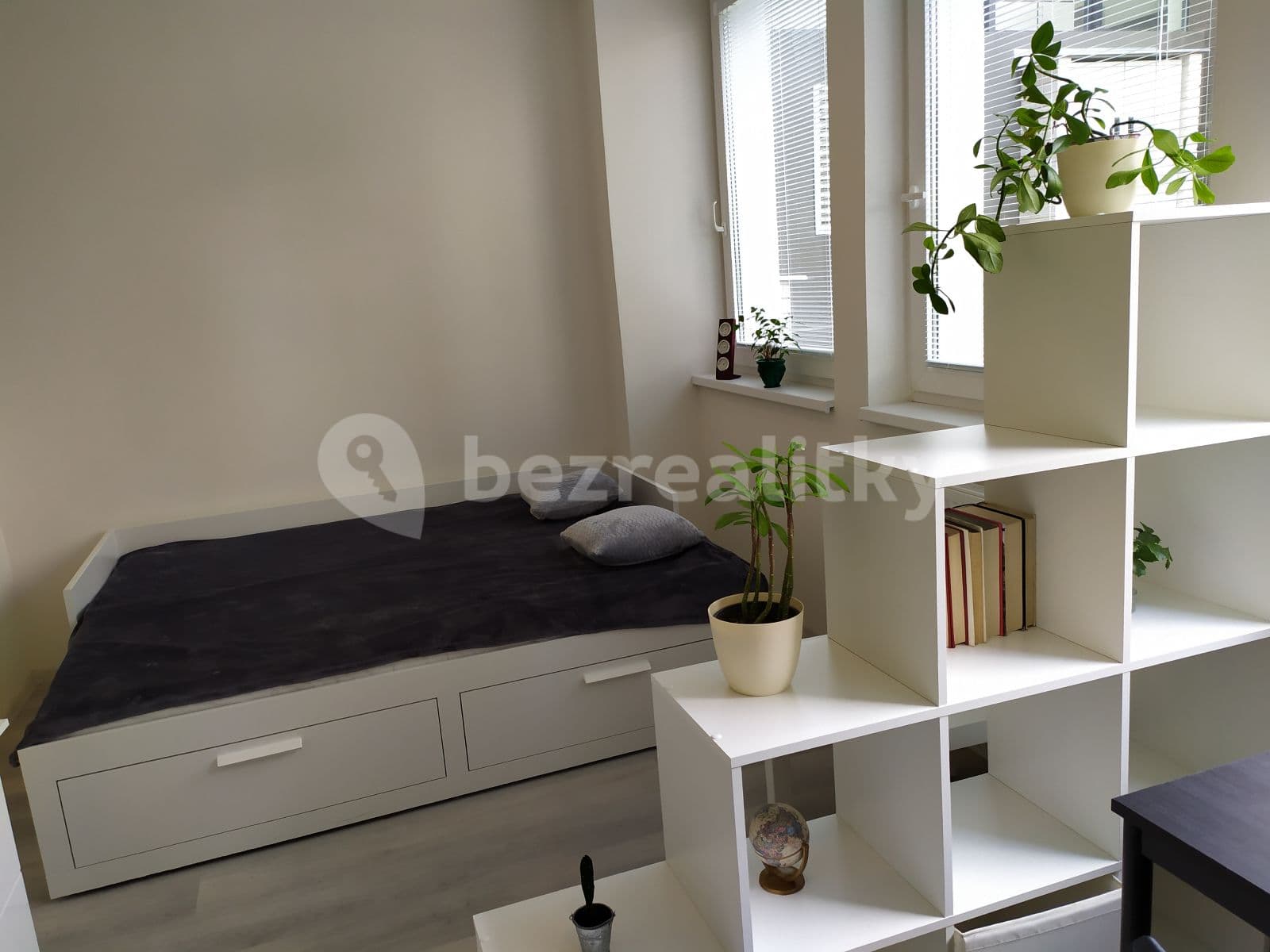 Prenájom bytu 1-izbový 25 m², Perucká, Praha, Praha Prenájom bytu 1-izbový 25 m², Perucká, Praha, Praha
