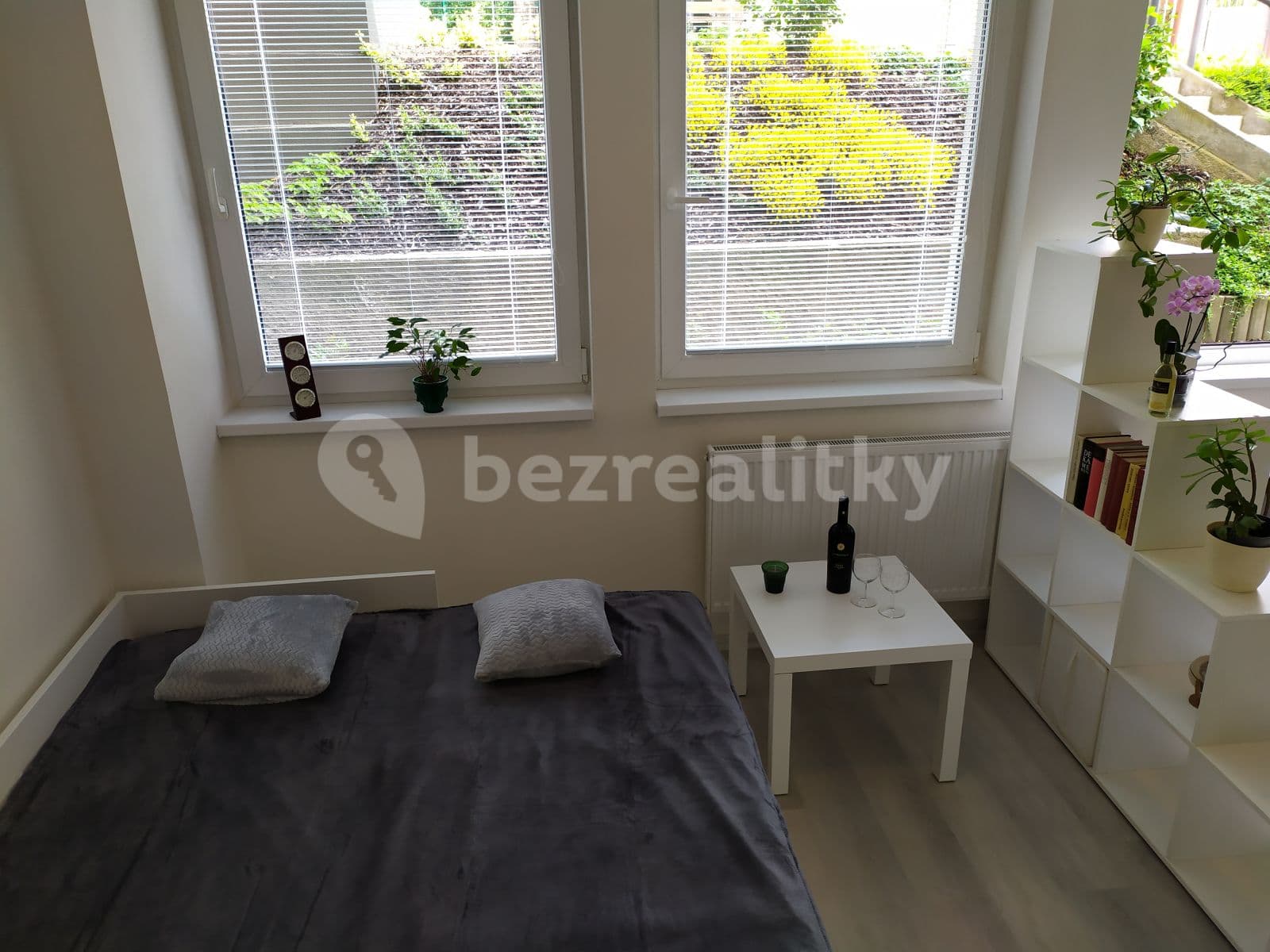 Prenájom bytu 1-izbový 25 m², Perucká, Praha, Praha Prenájom bytu 1-izbový 25 m², Perucká, Praha, Praha