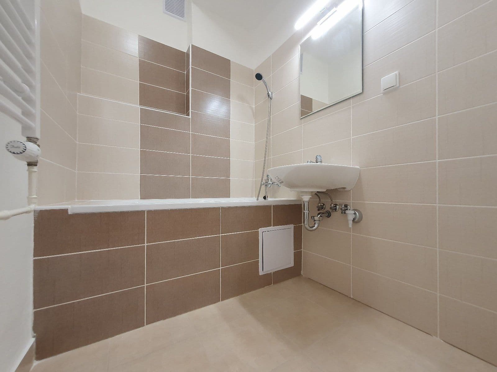 Prenájom bytu 2-izbový 53 m², Jana Wericha, Havířov, Moravskoslezský kraj Prenájom bytu 2-izbový 53 m², Jana Wericha, Havířov, Moravskoslezský kraj