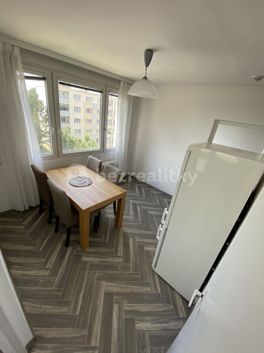Prenájom bytu 3-izbový 76 m², Hvozdíková, Praha, Praha Prenájom bytu 3-izbový 76 m², Hvozdíková, Praha, Praha