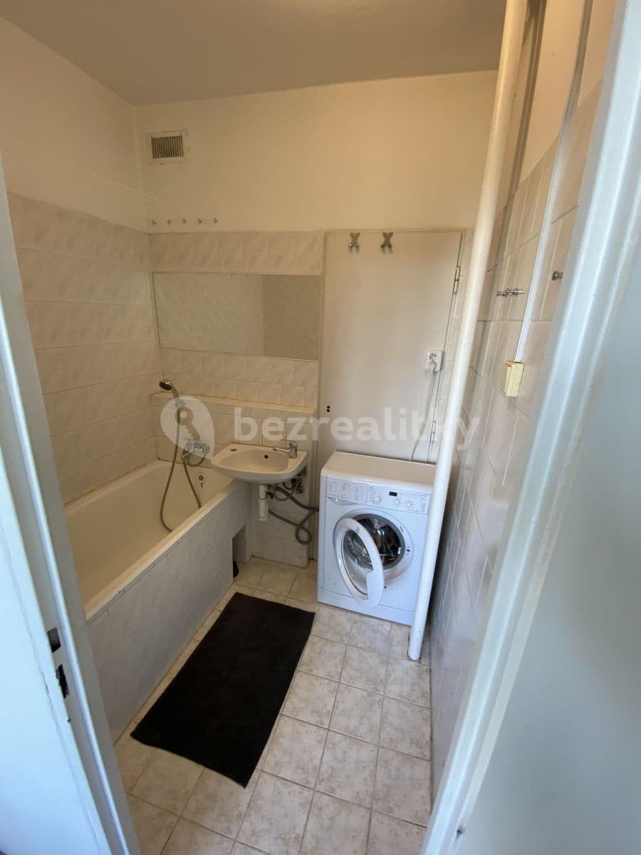 Prenájom bytu 3-izbový 76 m², Hvozdíková, Praha, Praha Prenájom bytu 3-izbový 76 m², Hvozdíková, Praha, Praha