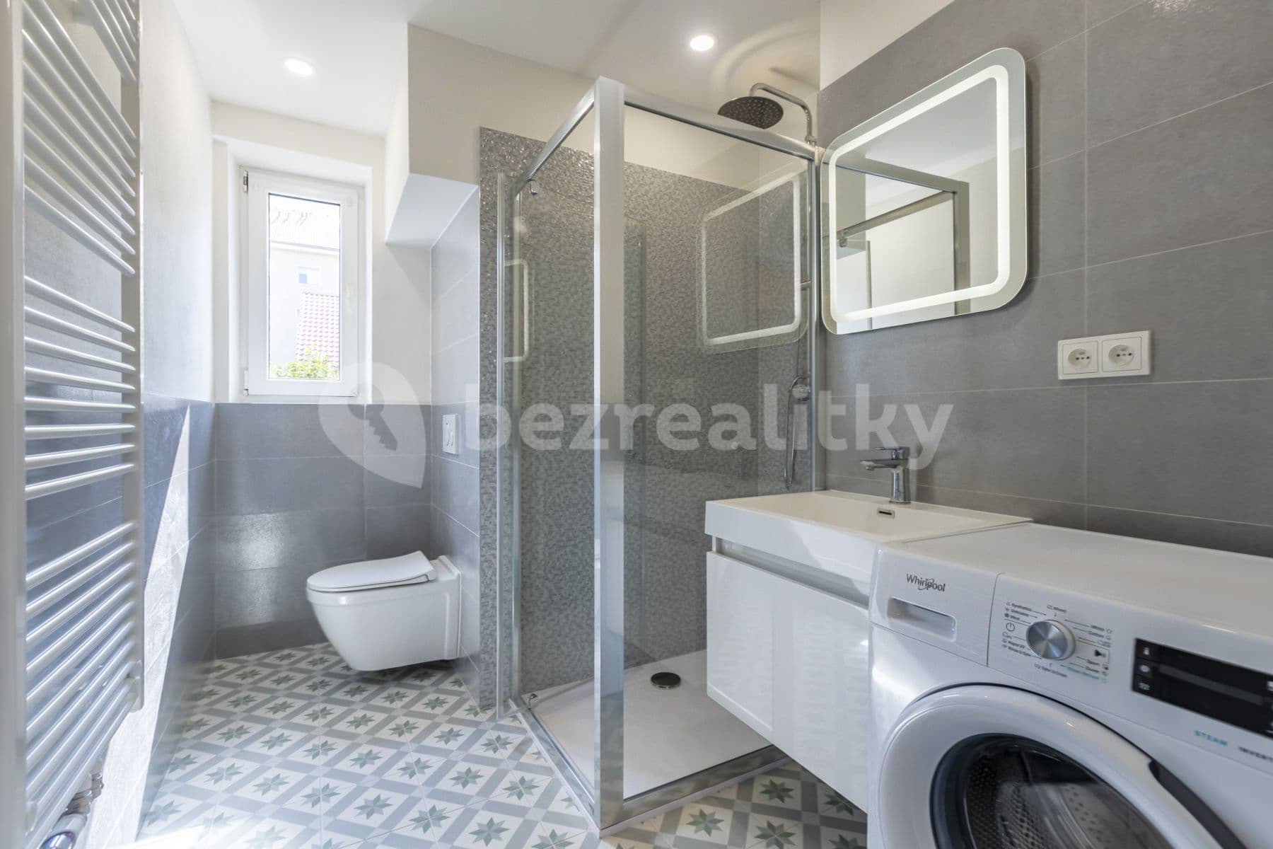 Prenájom bytu 3-izbový 65 m², Dukelská, Odolena Voda, Středočeský kraj Prenájom bytu 3-izbový 65 m², Dukelská, Odolena Voda, Středočeský kraj