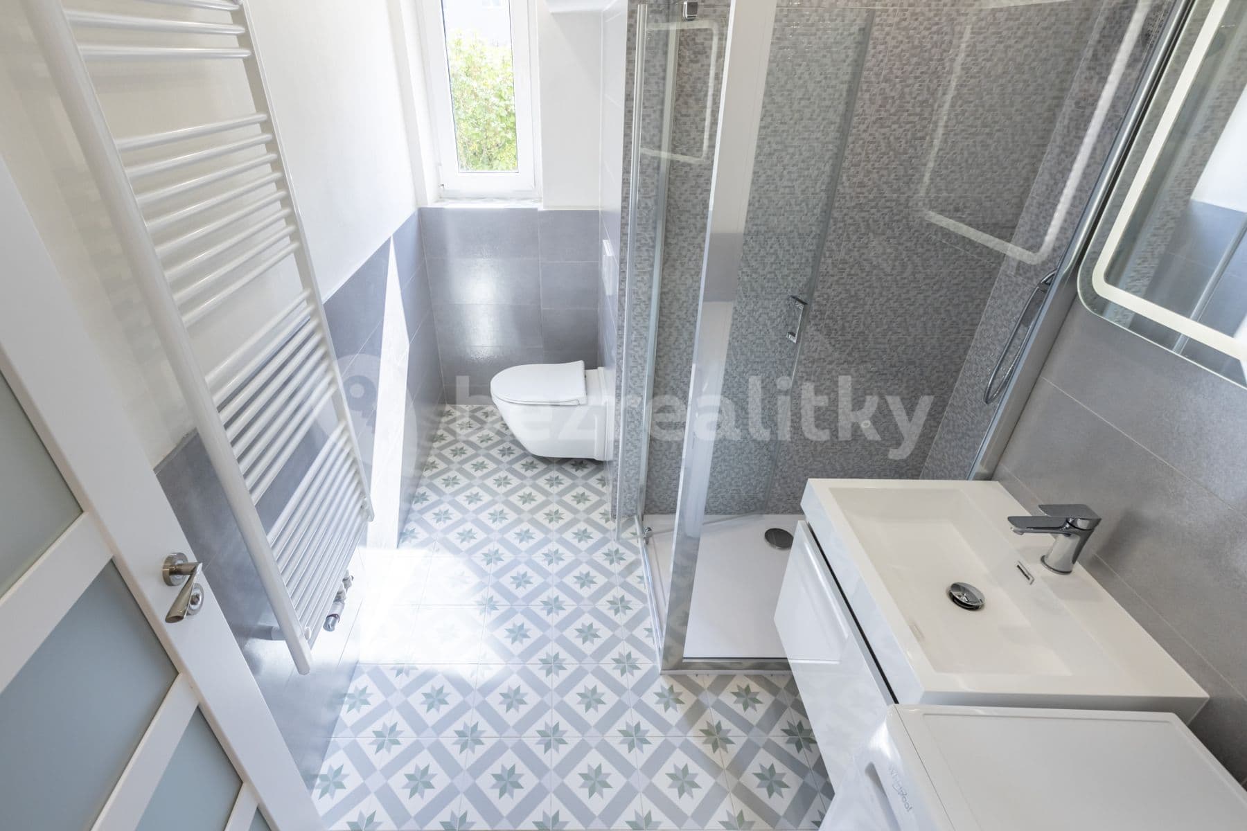 Prenájom bytu 3-izbový 65 m², Dukelská, Odolena Voda, Středočeský kraj Prenájom bytu 3-izbový 65 m², Dukelská, Odolena Voda, Středočeský kraj