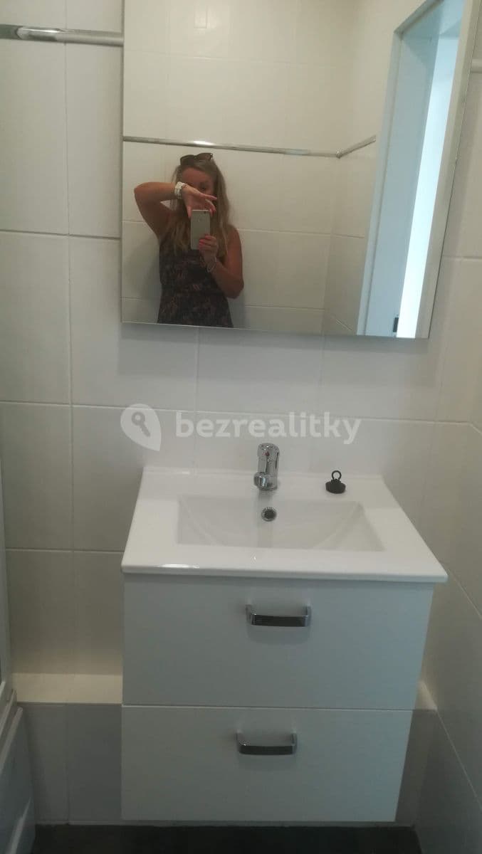 Prenájom bytu Garsoniéra 25 m², Charkovská, Karlovy Vary, Karlovarský kraj Prenájom bytu Garsoniéra 25 m², Charkovská, Karlovy Vary, Karlovarský kraj