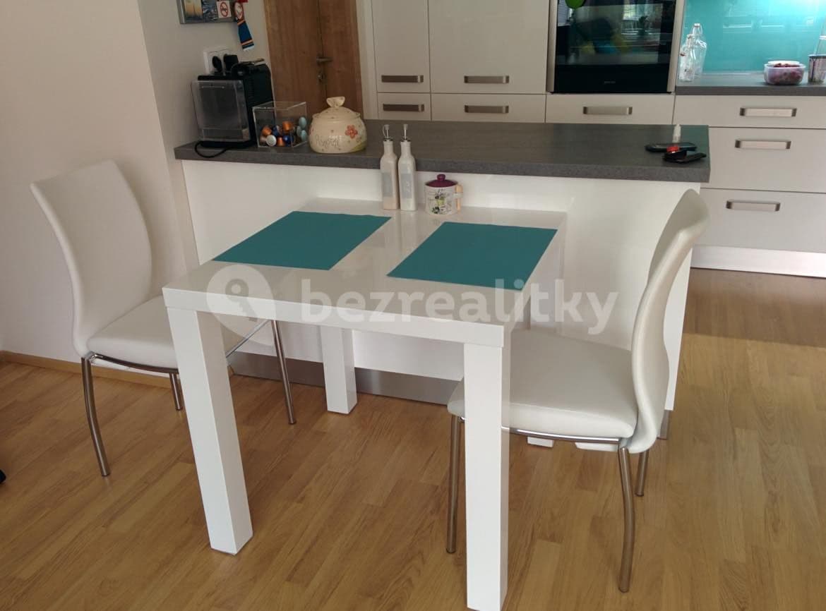 Prenájom bytu 3-izbový 80 m², V Zahradách, Praha, Praha Prenájom bytu 3-izbový 80 m², V Zahradách, Praha, Praha