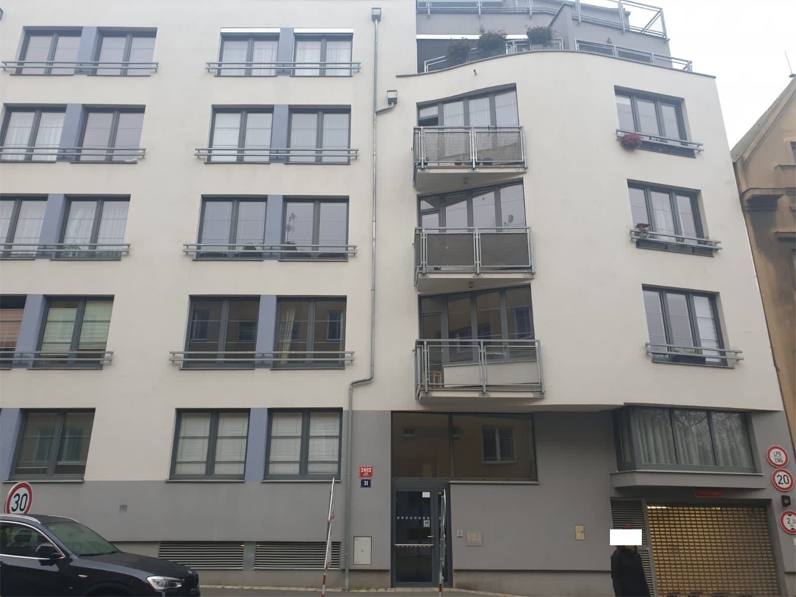 Prenájom bytu 3-izbový 80 m², V Zahradách, Praha, Praha Prenájom bytu 3-izbový 80 m², V Zahradách, Praha, Praha