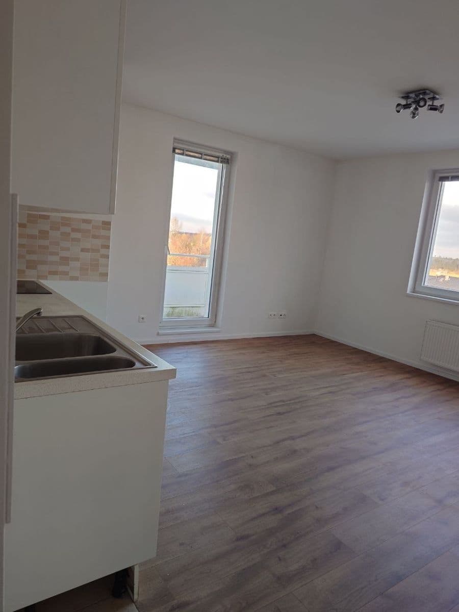 Prenájom bytu 2-izbový 53 m², U Uhříněveské obory, Praha, Praha Prenájom bytu 2-izbový 53 m², U Uhříněveské obory, Praha, Praha