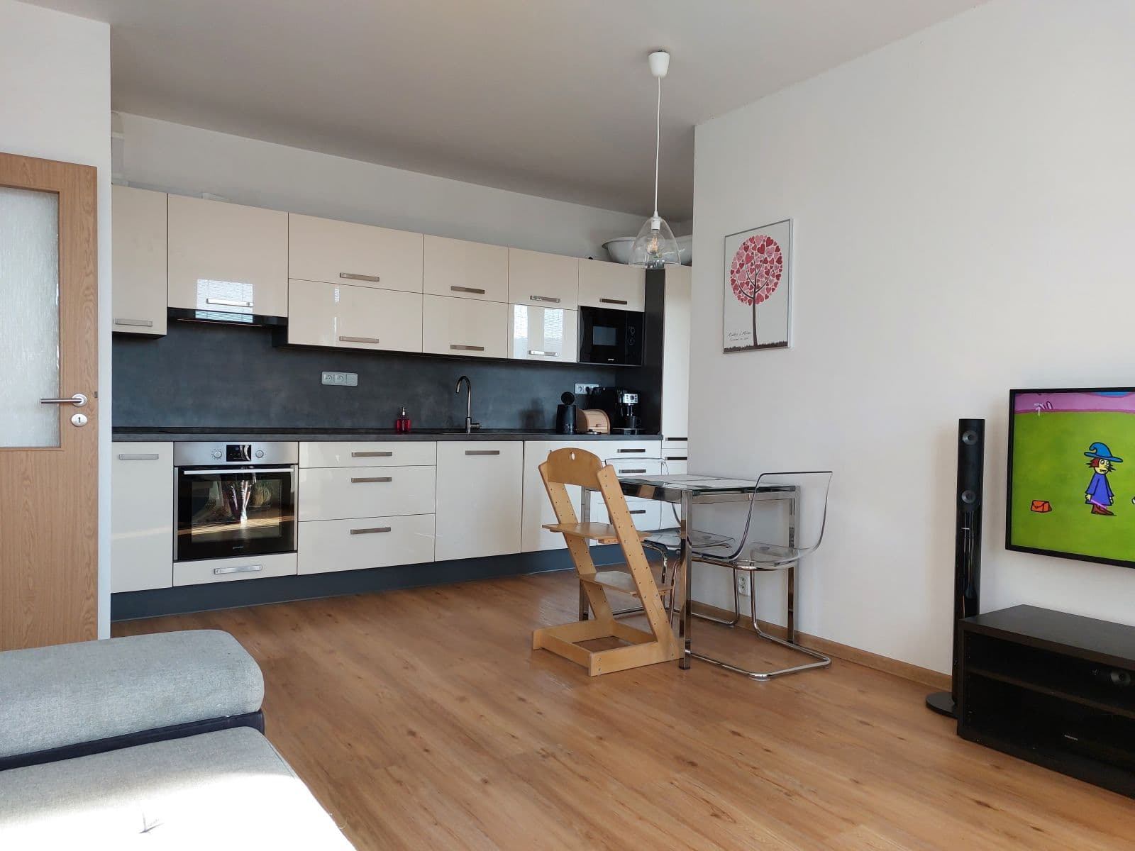 Prenájom bytu 3-izbový 55 m², Na Horizontu, Králův Dvůr, Středočeský kraj Prenájom bytu 3-izbový 55 m², Na Horizontu, Králův Dvůr, Středočeský kraj