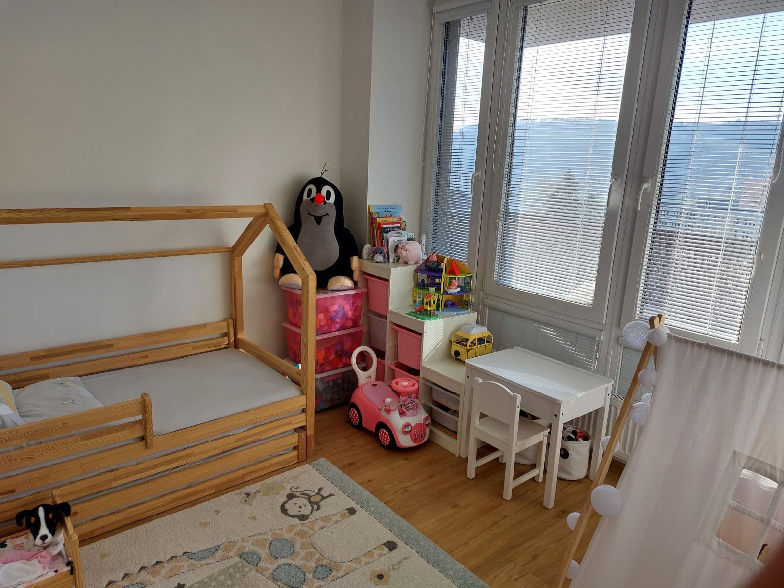 Prenájom bytu 3-izbový 55 m², Na Horizontu, Králův Dvůr, Středočeský kraj Prenájom bytu 3-izbový 55 m², Na Horizontu, Králův Dvůr, Středočeský kraj